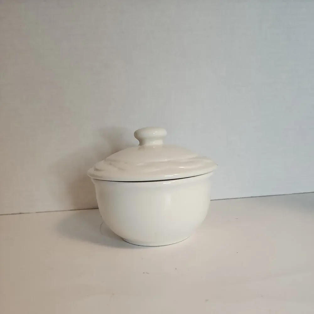 Pfaltzgraff Sugar Lidded Bowl Acadia White / Off White Woven Pattern Stoneware
